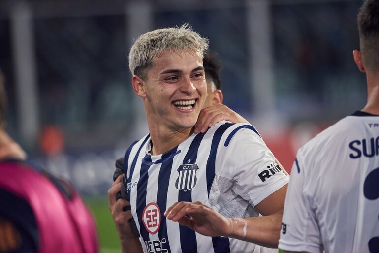 El paraguayo Ramón Sosa, futbolista de Talleres de Córdoba, celebra un gol en el triunfo sobre Barracas Central en el estadio Mario Alberto Kempes, en Córdoba.