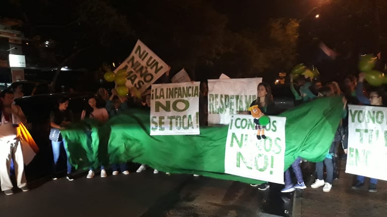 Lambaré colegio abuso protesta