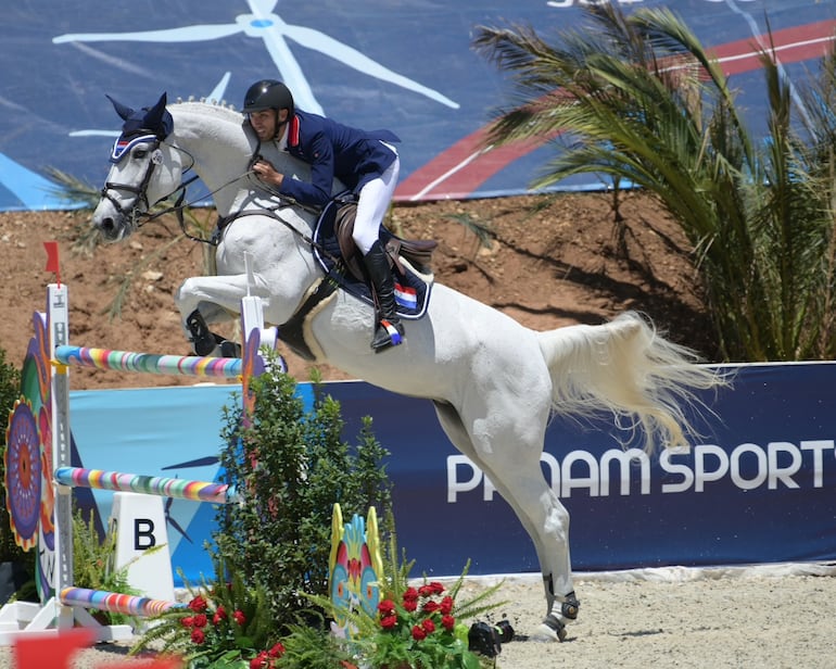 Martín Vera Caballero del Club Hípico está entre los jinetes que competirá en la categoría 1.10 m, montando a Della Cornet.