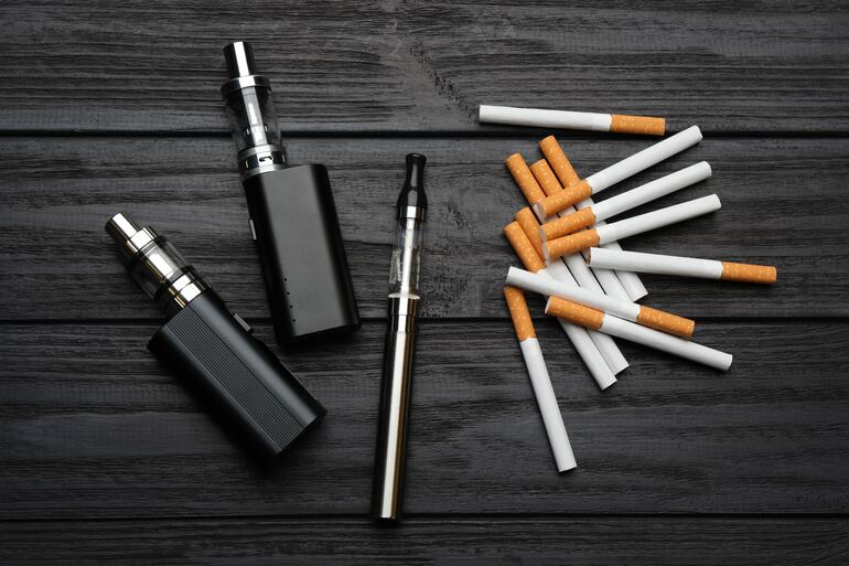 Los vapes y cigarrillos electrónicos pueden ser más perjudicial para la salud que los cigarrillos convencionales, sostienen hoy los profesionales de la salud.