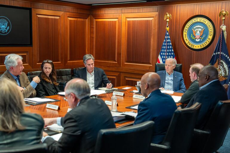 Reunión de emergencia en la Casa Blanca, liderada por el presidente Joe Biden.