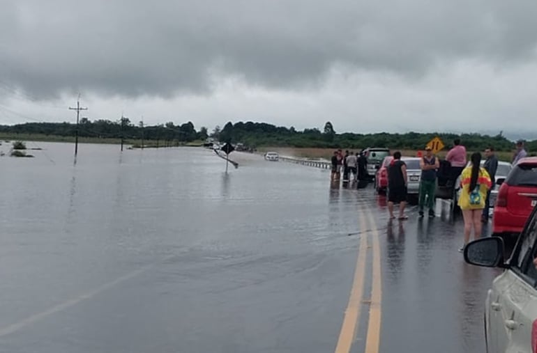 Desborde de la ruta del arroyo Kuruñai