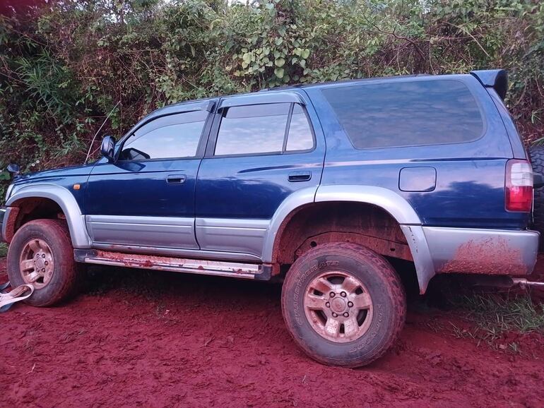 Detienen a un conductor de una camioneta por presunto hecho de abigeato en Carapeguá.