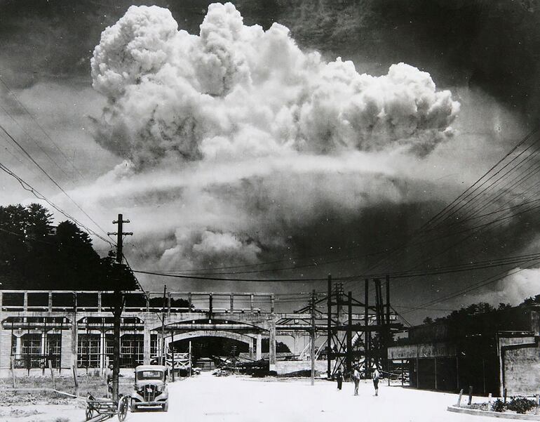 Gran nube sobre Nagasaki 15 minutos después de la explosión de la bomba atómica