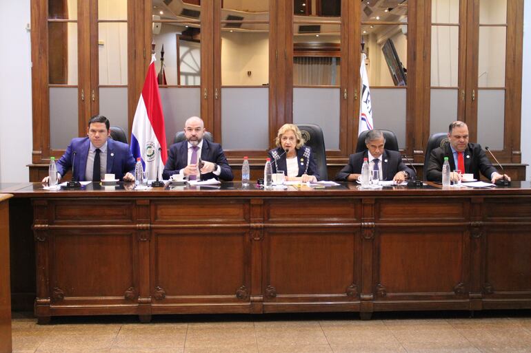 Alejandro Aguilera, Enrique Berni, Alicia Pucheta, Manuel Ramírez Candia y Mario Varela, en la sesión del Jurado de Enjuiciamiento de Magistrados (JEM).