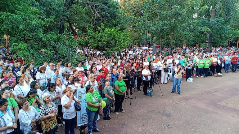 Cientos de fieles asistieron peregrinaron y participaron de misa para alcanzar la Indulgencia Plenaria.