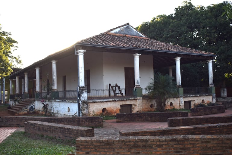 Casona Julio Correa de Luque.