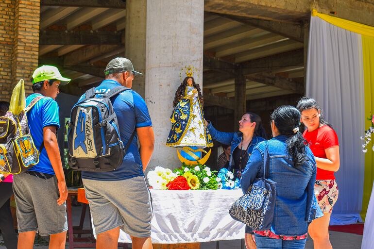 Devotos a la Virgen del Paso llegaron hasta el Santuario desde tempranas horas.