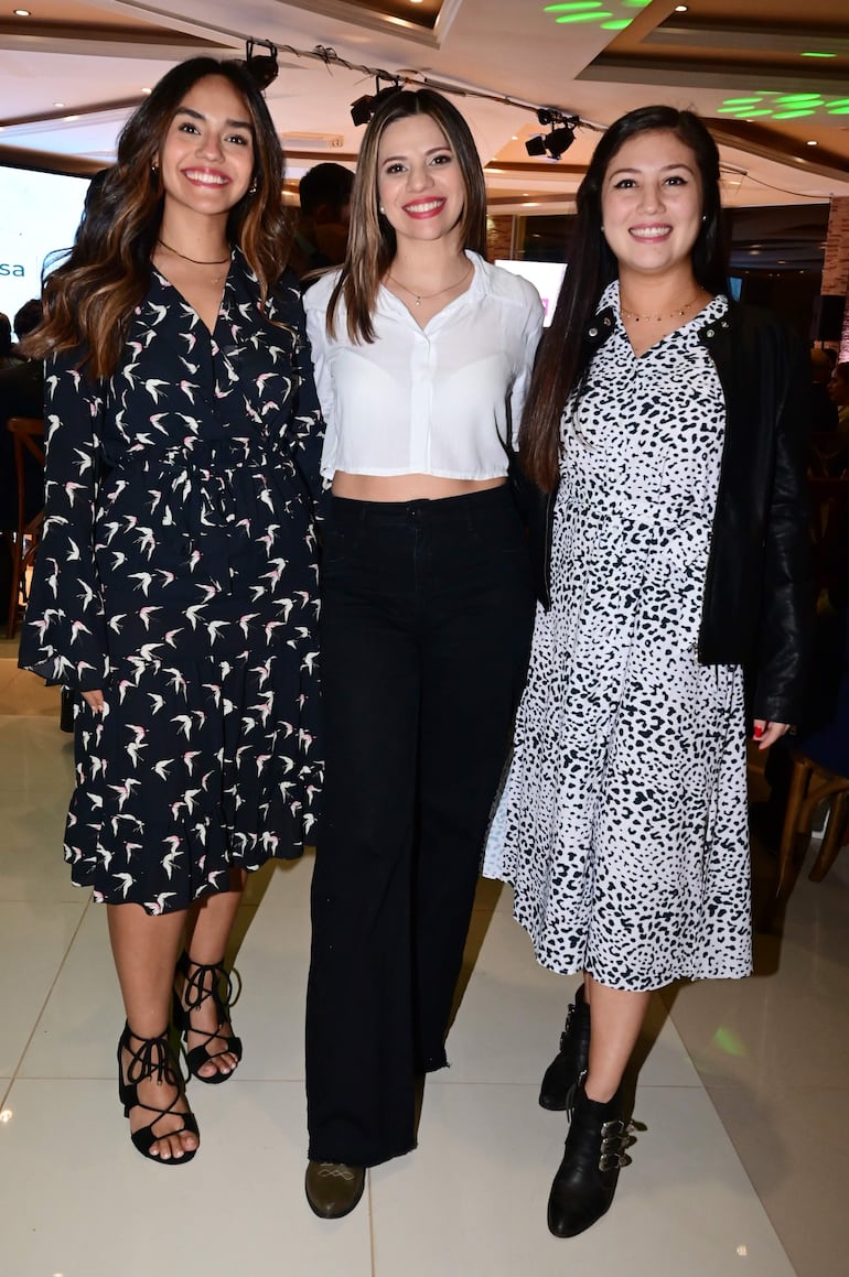 Violeta González, Fernanda Robles y Tamara Paredes. 