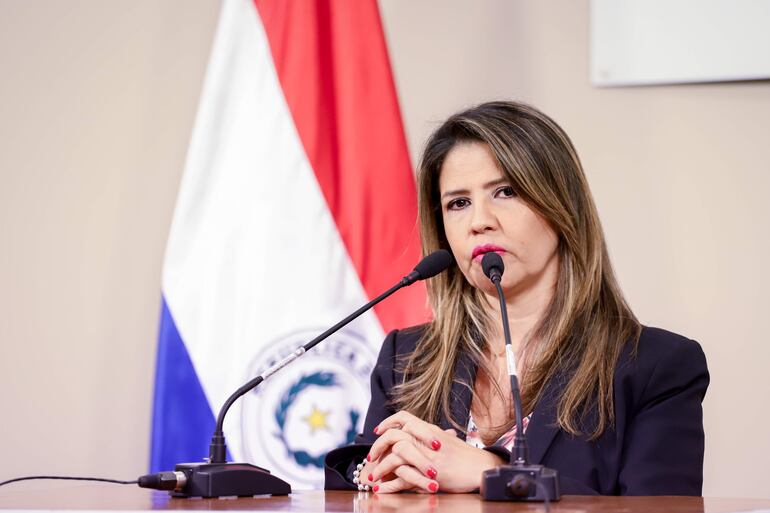 Cecilia Pérez Rivas, exministra de Justicia en el gobierno de Abdo, fue removida del cargo de ministra ante la OEA. (EFE).