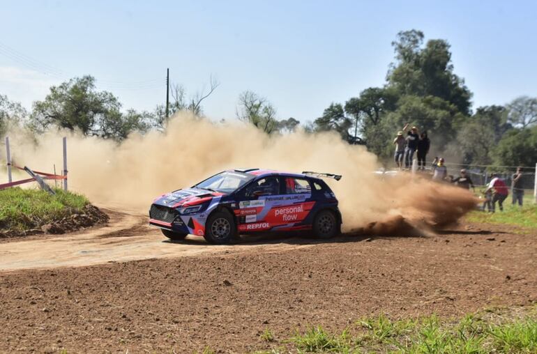 Fabrizio Zaldívar marcó el mejor tiempo de la primera vuelta entre los autos 4x4