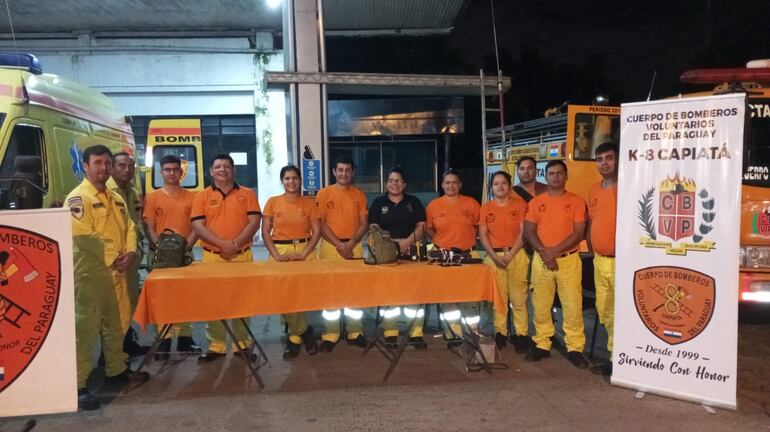 El cuerpo de Bomberos K8 Virgen de la Candelaria de Capiatá también montó su equipo, y ofrecieron sus servicios.