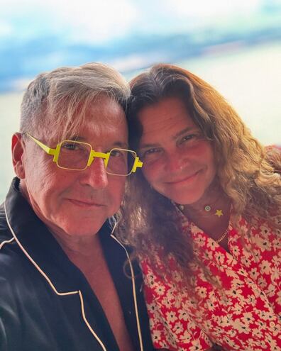 Ricardo Montaner junto a la cumpleañera Marlene Rodríguez.