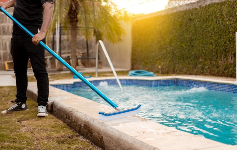 La Erssan recomienda no realizar cambio de agua frecuentes en las piletas del hogar.