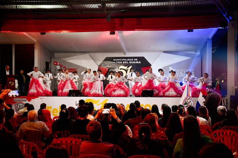 El palco de la Plaza de las Madres es el epicentro de la fiesta de un nuevo aniversario de la capital de Canindeyú