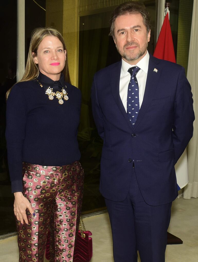 Estefanía Laterza y el ministro de Industria, Luis Castiglioni.