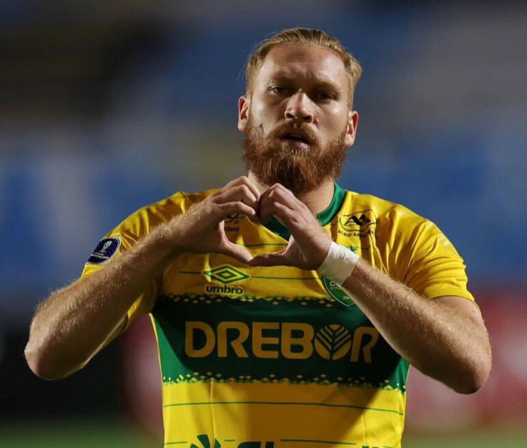 El paraguayo Isidro Pitta, futbolista de Cuiabá, festeja un gol en el partido frente a Deportivo Garcilaso por la fase de grupos de la Copa Sudamericana 2024, en Perú.