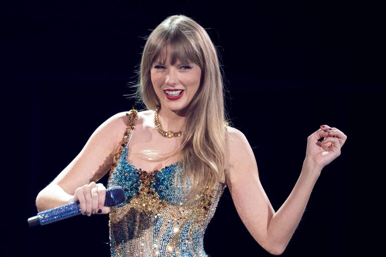 Taylor Swift durante una de las presentaciones de su "Eras Tour" en Arlington, Texas. La artista está teniendo una de las giras más lucrativas de este año.