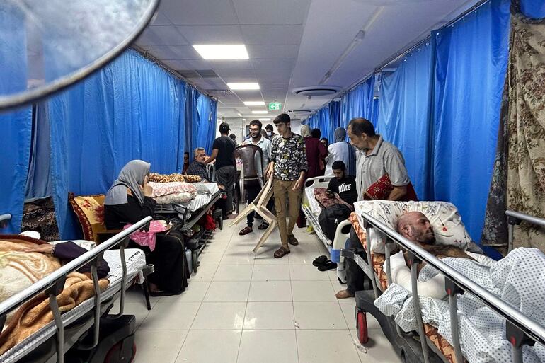 Pacientes en el hospital Al-Shifa en la ciudad de Gaza. (AFP)