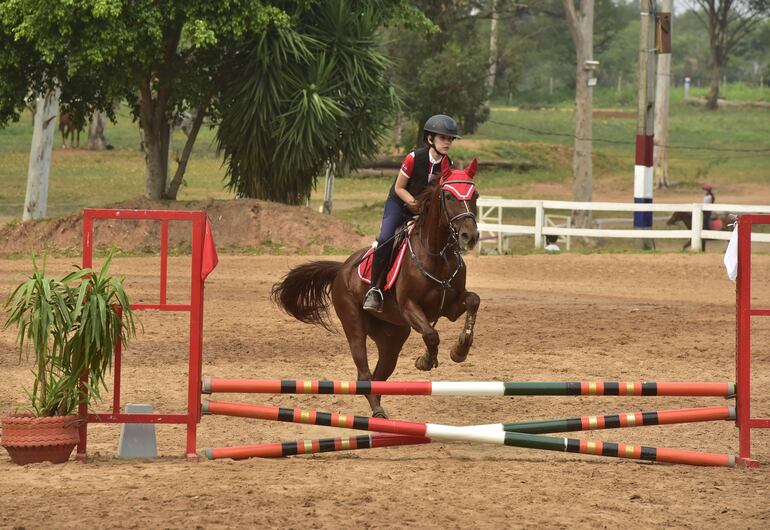 El hipismo, que tenía previsto realizar el fin de semana en el RC4 Acá Carayá la Quinta Fecha de la Fedepa, quedó sin efecto.