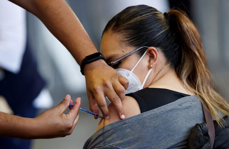 Desde el Ministerio de Salud recordaron que los vacunatorios permanecerán abiertos hasta el día miércoles.