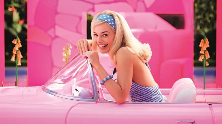 Margot Robbie protagoniza "Barbie", desde hoy en cines de Paraguay.