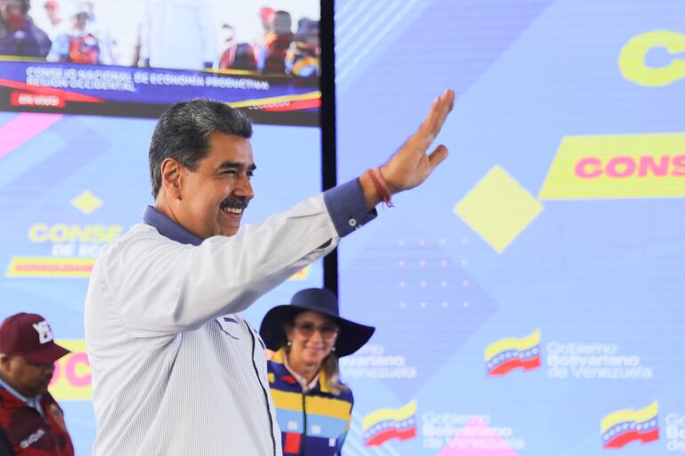 Fotografía cedida por Prensa Miraflores del presidente de Venezuela, Nicolás Maduro mientras participa en un acto de gobierno, este miércoles en Barquisimeto.