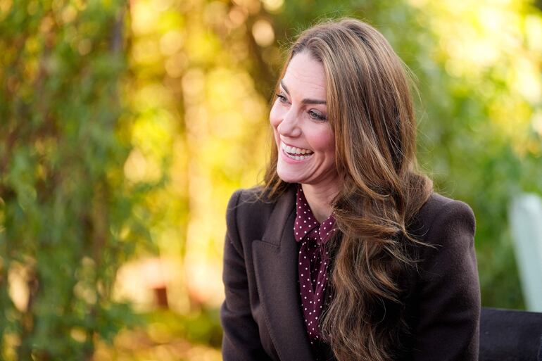 La princesa de Gales, Kate Midletton, sonriente durante una visita al Centro Comunitario de Southport, en el noroeste de Inglaterra.