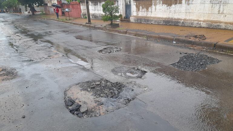 Baches sobre Manduvirá y Hernandarias en Asunción.