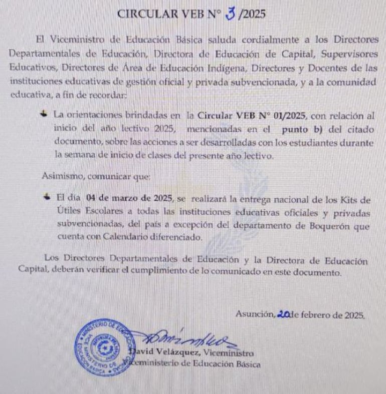 Circular remitida a supervisores y directores sobre la entrega de kits escolares el 4 de marzo.