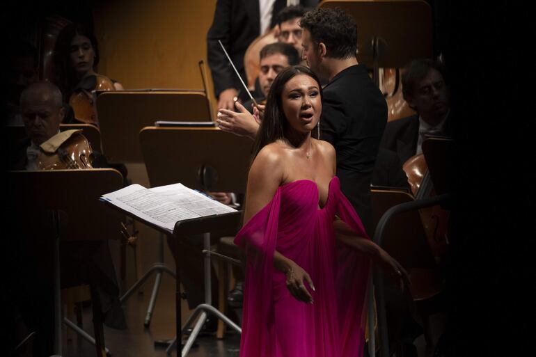 La soprano rusa, Aida Garifullina durante un concierto. Está ampliamente documentado que la música influye en el estado de ánimo. Ahora, un nuevo estudio ha ido más allá y ha demostrado que la música clásica tiene efectos positivos en el cerebro, un hallazgo que podría servir para ayudar a los pacientes con depresión resistente al tratamiento.