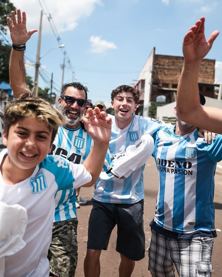 Fotos subidas por Racing a su cuenta de Instagram. Resaltaron la hospitalidad de los asuncenos.