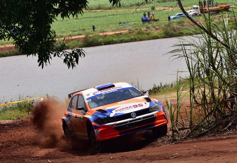 Agustín Alonso tuvo una lucha sensacional con Augusto Bestard por el triunfo en Caaguazú, pero finalmente quedó segundo y con buenos puntos por el campeonato.