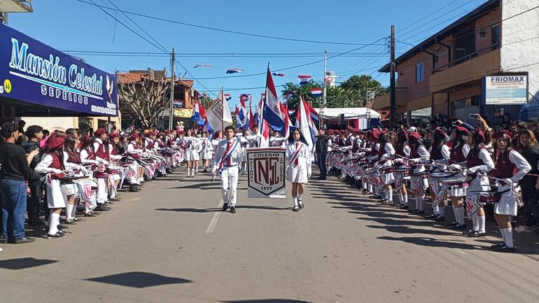 El Colegio Nacional San Lorenzo, se impuso con una brillante presentación.