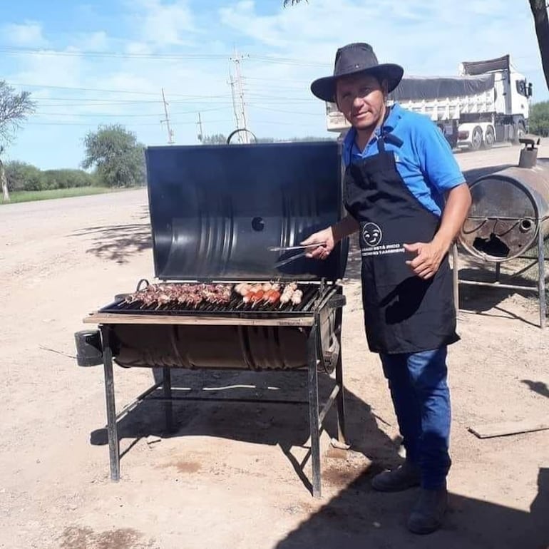 El senador en su pasado vendía asadito al costado de la ruta chaqueña.