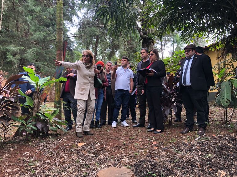 Cuando la abogada querellante Haydée Barboza indicaba a los jueces donde se produjeron los incidenrtes.