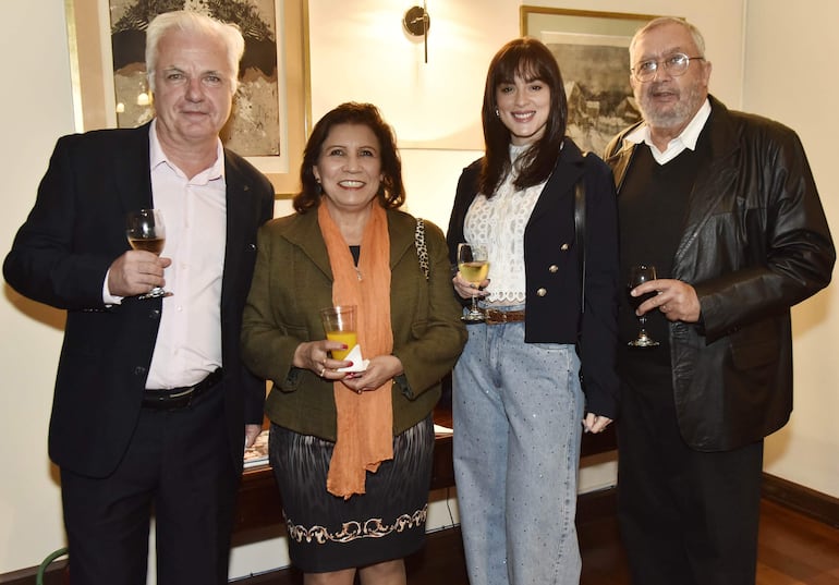 Román De Saulieu, Stela Fernández, Pamela Pinet y Alain Pinet.