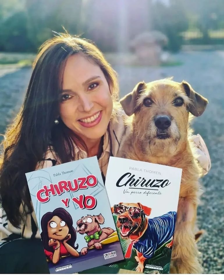 Pabla Thomen y su fiel amigo Chiruzo posan con los libros Chiruzo y yo y Chiruzo un perro diferente. Ahora, llegará Chiruzo superhéroe. 