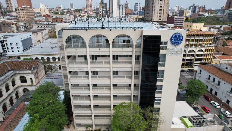 Con su nueva edificación contribuye sin lugar a dudas a la revitalización del casco céntrico e histórico de Asunción.