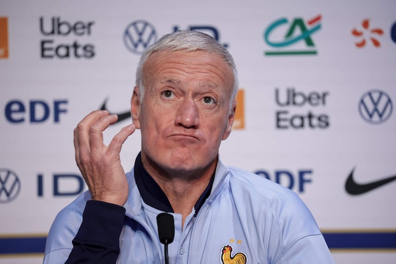 Saint Denis (France), 13/11/2024.- France'Äôs head coach Didier Deschamps speaks during a press conference in Saint Denis, north of Paris, France, 13 November 2024. France will play against Israel in their UEFA Nations League qualifying match on 14 November. (Francia) EFE/EPA/CHRISTOPHE PETIT TESSON
