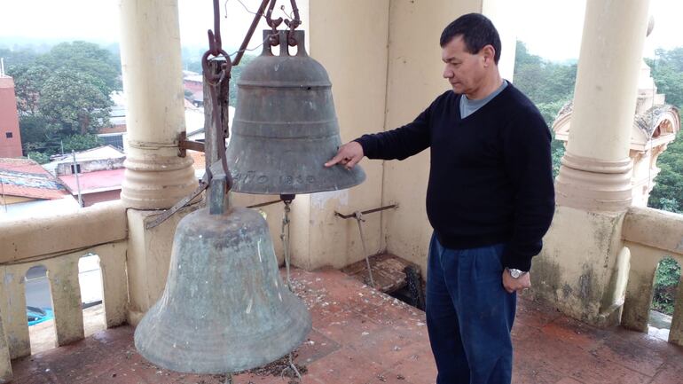 La campana de la Iglesia de Itauguá debe ser reparada, porque presenta una fisura, por lo que el sonido que emite al tocarse no es bueno.