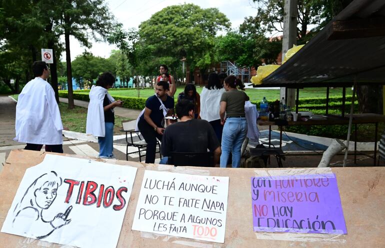 Tanto docentes como estudiantes de universidades públicas piden que el Gobierno les garantice que se tendrán los fondos para financiar el Arancel cero.