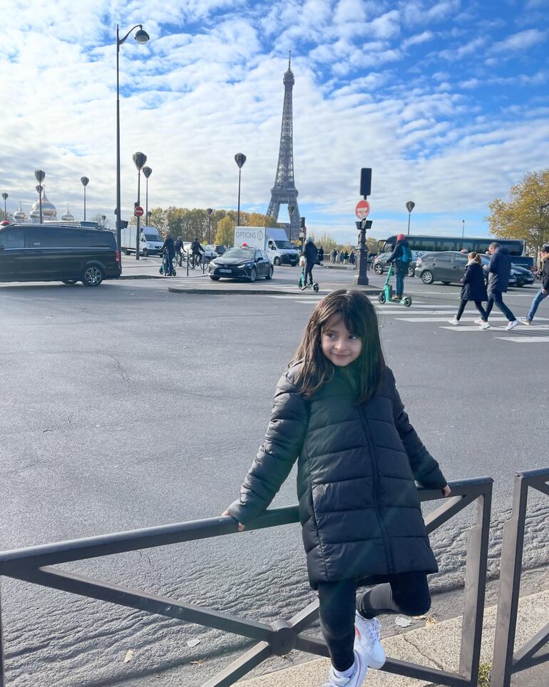 ¡Pura ternura! La cumpleañera Olivia Iturbe en París. (Instagram/Guadalupe González)