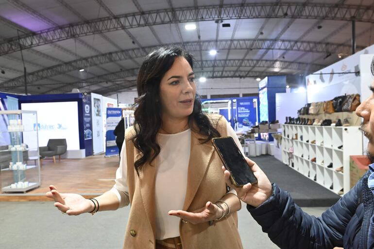 Claudia Centurión, ministra del MOPC.