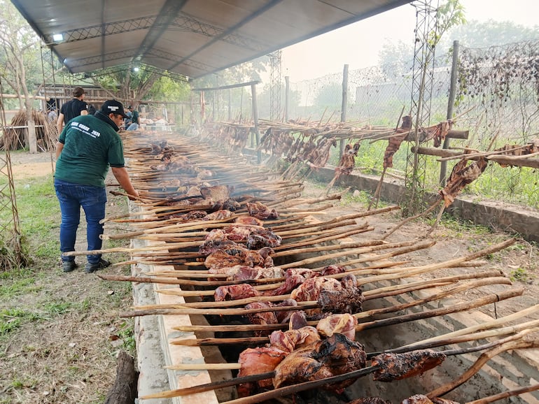 Más de 3.000 kilos de carne vacuna serán degustadas de forma gratuita en el Karu Guasu este mediodía en Fuerte Olimpo.