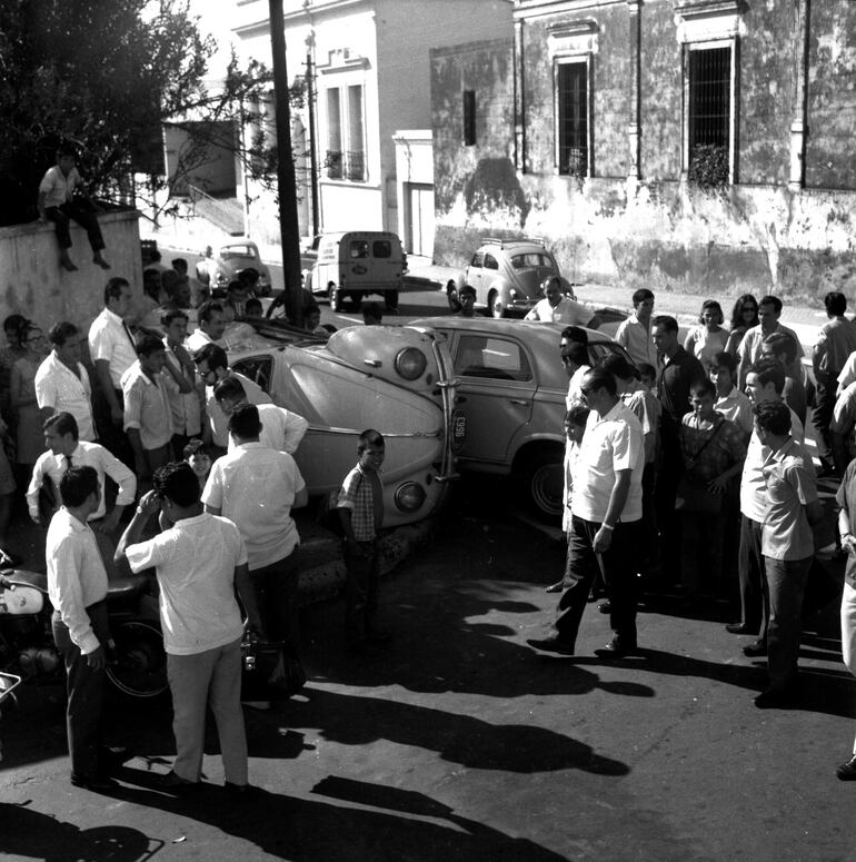 En Haedo y 15 de Agosto ocurrió un accidente de tránsito. Recuerdos de un barrio.