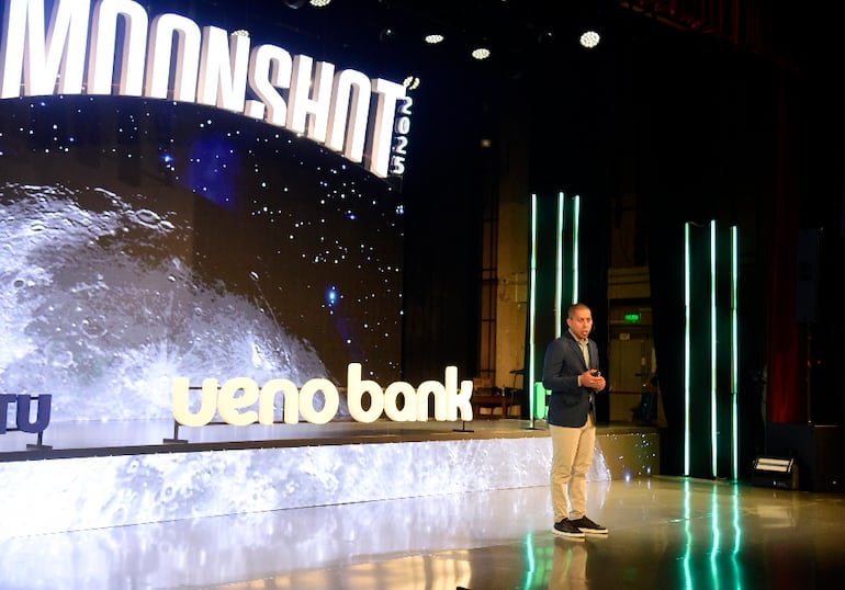 Miguel Vázquez, CEO de ueno bank, durante el lanzamiento de Moonshot, que  busca fomentar una mentalidad innovadora.