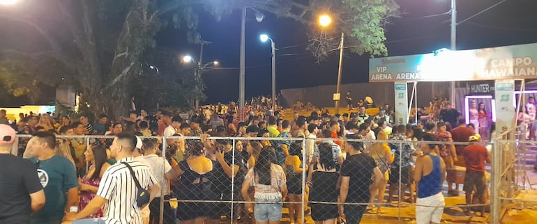 La fiesta Hawaiana congregó nuevamente a miles de personas en la ciudad de Pilar.