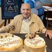 Don Ramón Maciel, propietario del Bar San Miguel, el día que cumplió 93 años.
