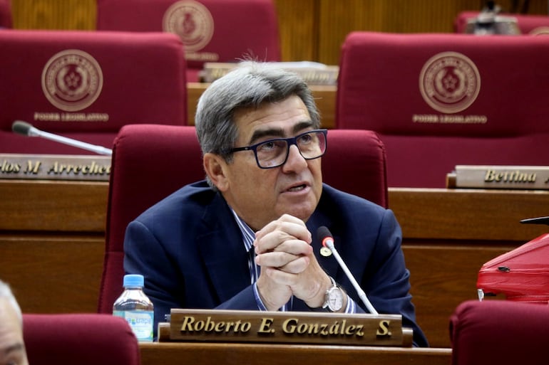 Roberto González, diputado por Fuerza Republicana.